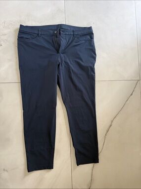 Lululemon men’s Navy Slim Stretch Pants